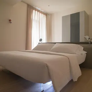 Design 2*, Verona Italië